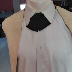 COPY - Ladies fluffy bow tie sz14 $28+free  leath…